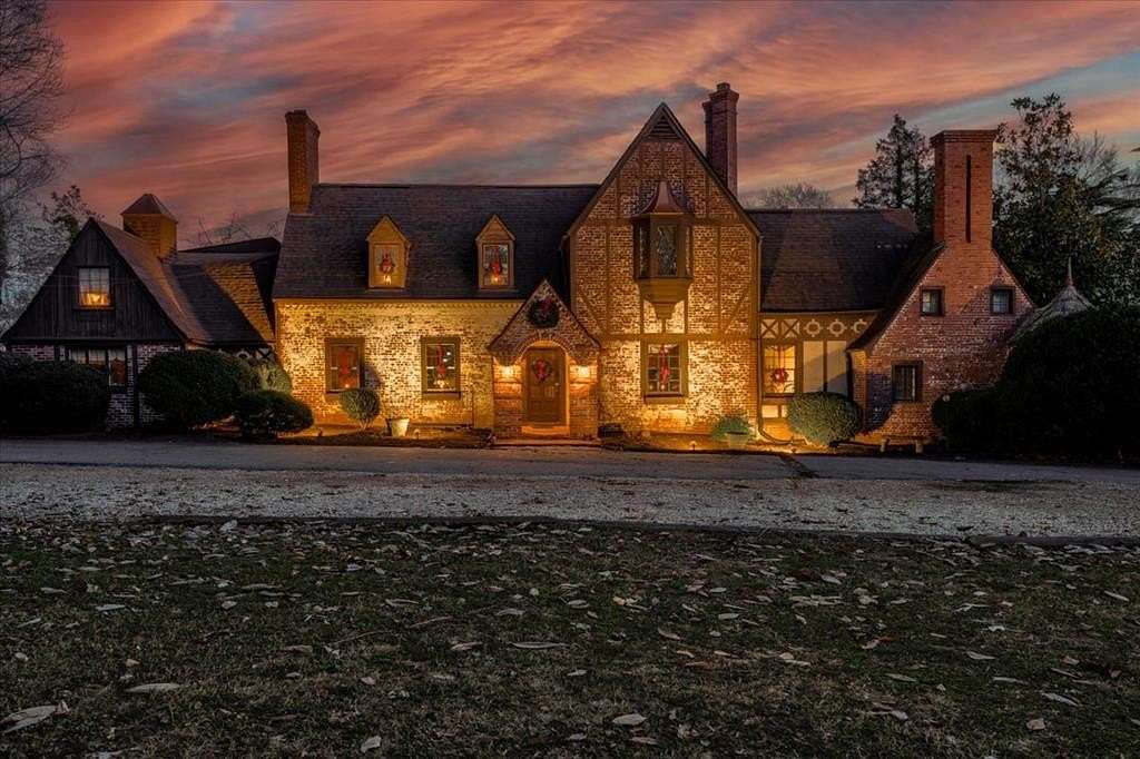 2.5 Acres of Land with Home for Sale in Appomattox, Virginia