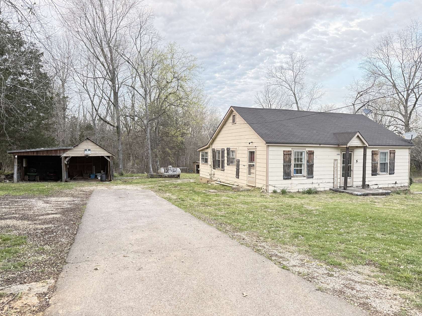 4.4 Acres of Land with Home for Sale in Lewisburg, Tennessee