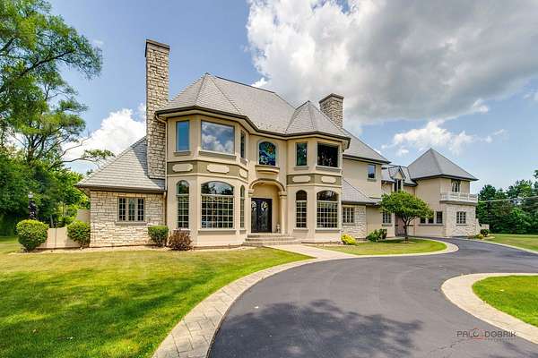 1.78 Acres of Land with Home for Sale in Lake Forest, Illinois