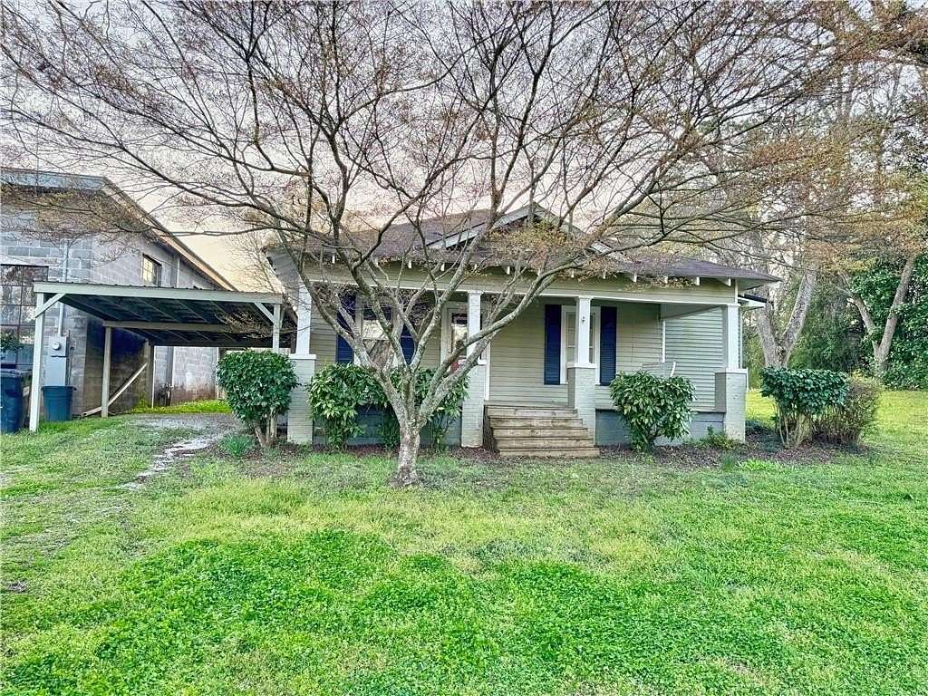 2.8 Acres of Land with Home for Sale in Roanoke, Alabama