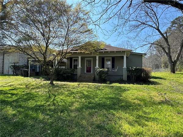 2.8 Acres of Land with Home for Sale in Roanoke, Alabama