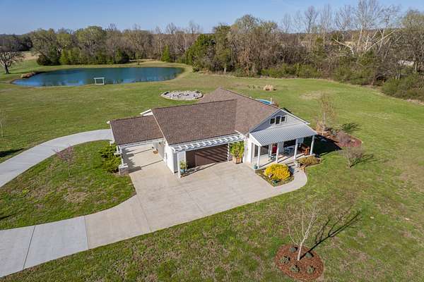 16.6 Acres of Land with Home for Sale in Lewisburg, Tennessee