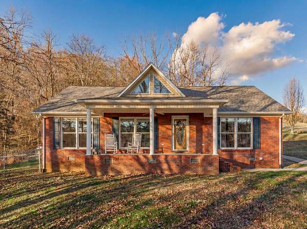 4.4 Acres of Land with Home for Sale in Taft, Tennessee