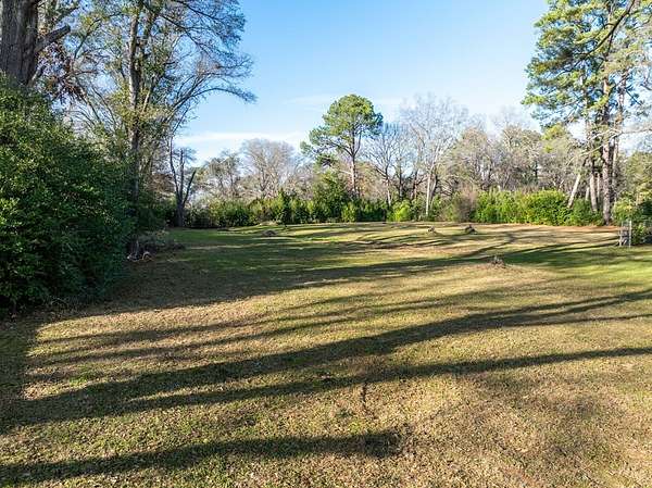 1.19 Acres of Commercial Land for Sale in Palestine, Texas