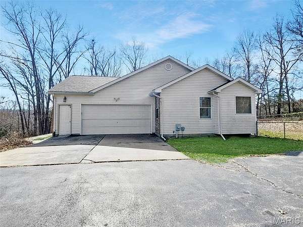 2.2 Acres of Land with Home for Sale in Bloomsdale, Missouri