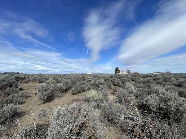 1 Acre of Residential Land for Sale in Christmas Valley, Oregon