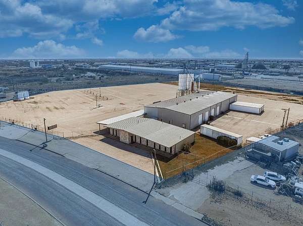 6.5 Acres of Improved Commercial Land for Sale in Odessa, Texas