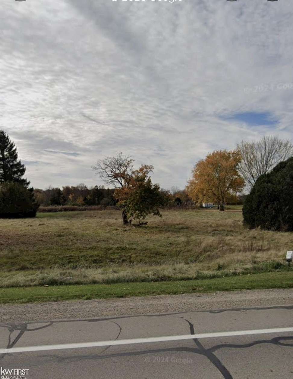 2.3 Acres of Residential Land for Sale in Chesaning, Michigan