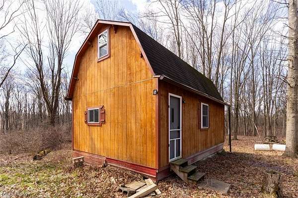 19 Acres of Recreational Land for Sale in Alliance, Ohio