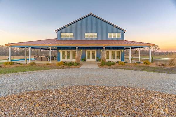 15.2 Acres of Recreational Land with Home for Sale in Jonesboro, Arkansas