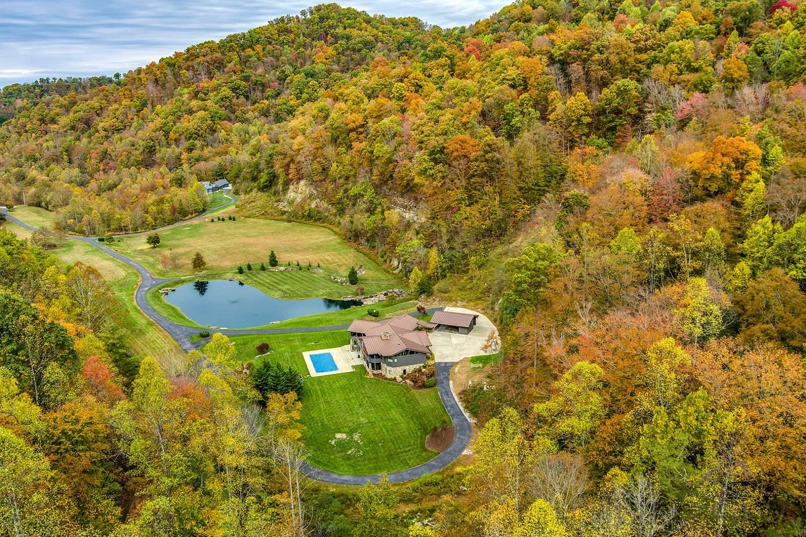 175 Acres of Recreational Land with Home for Sale in Pikeville, Kentucky