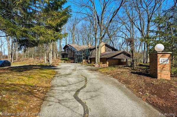 2 Acres of Land with Home for Lease in West Bloomfield, Michigan