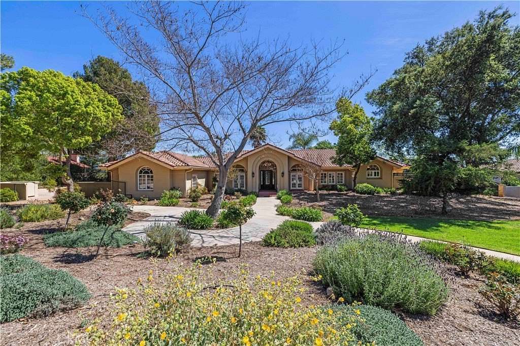 2 Acres of Land with Home for Sale in Ojai, California