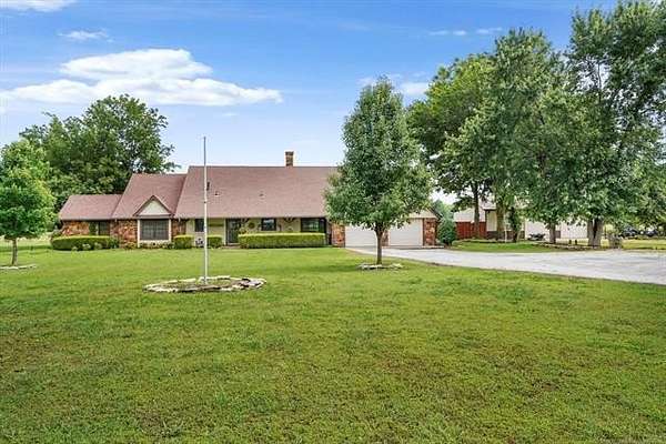 5 Acres of Land with Home for Sale in Skiatook, Oklahoma