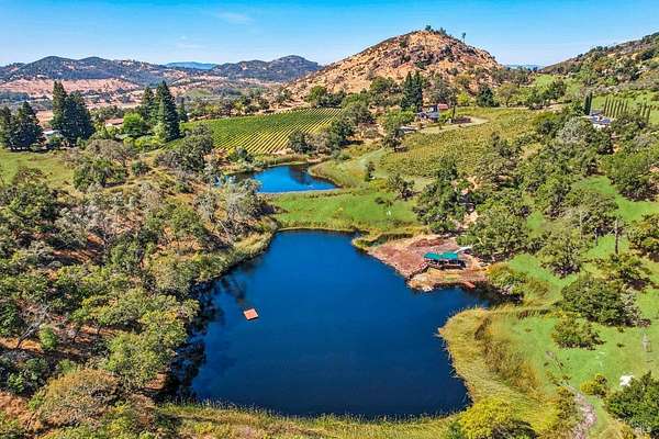 22 Acres of Agricultural Land with Home for Sale in Napa, California
