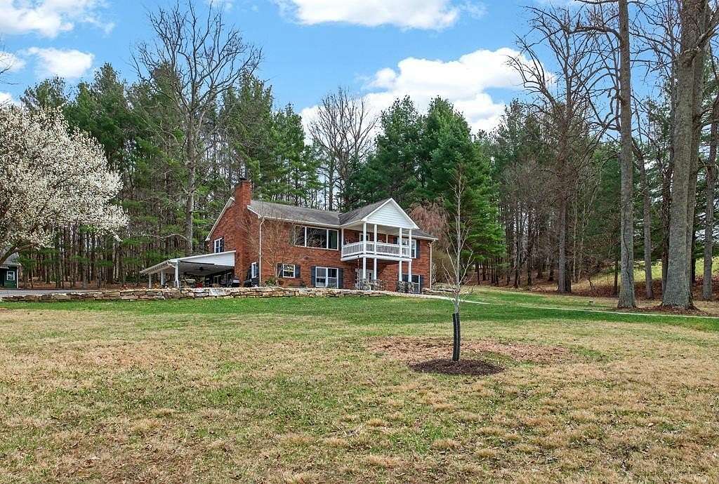 10.5 Acres of Land with Home for Sale in Woodlawn, Virginia