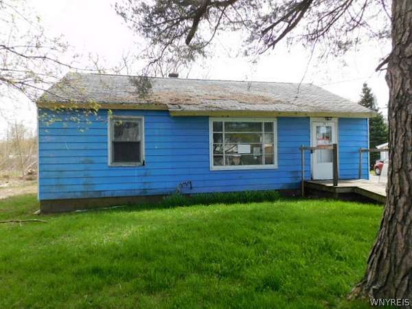 4.5 Acres of Land with Home for Sale in Niagara Falls, New York