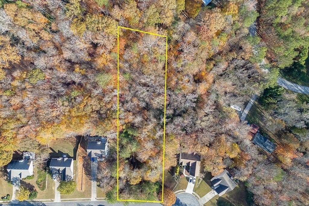 1 Acre of Residential Land for Sale in Flowery Branch, Georgia