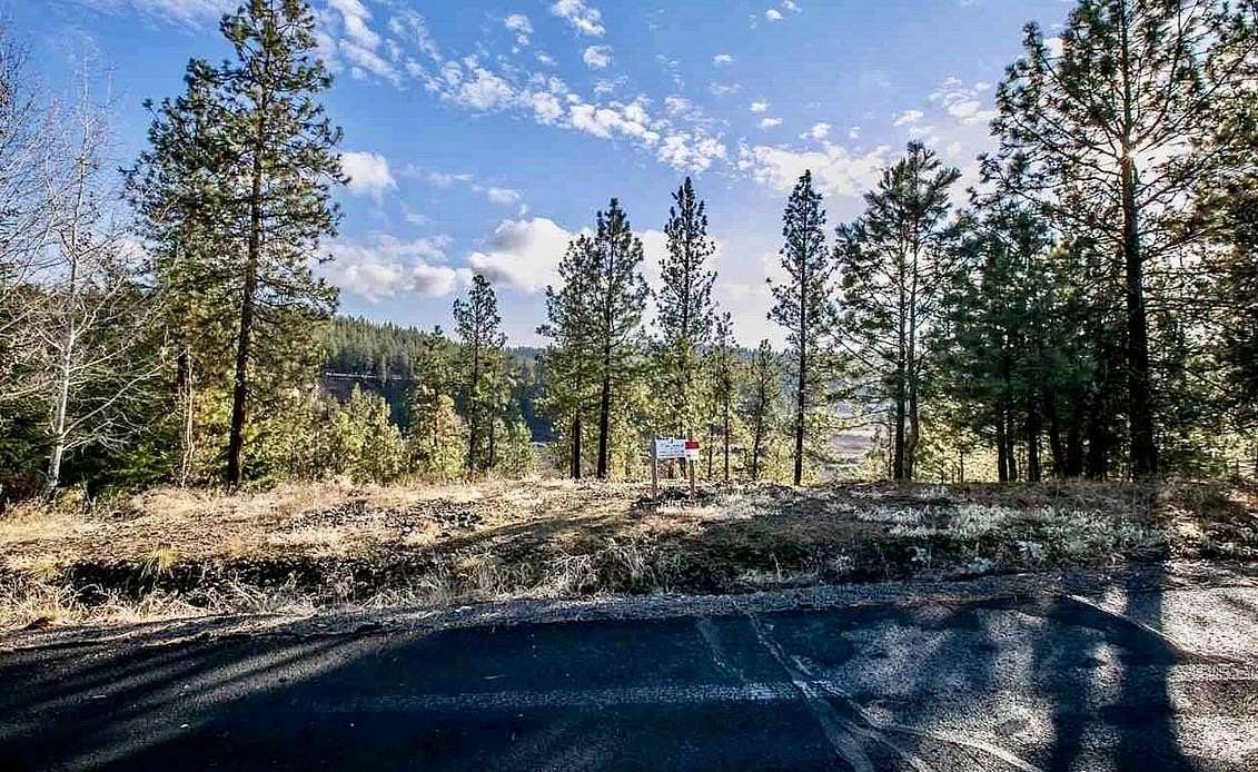 1.27 Acres of Residential Land for Sale in Spokane, Washington