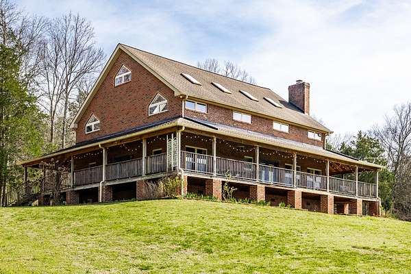 40.4 Acres of Land with Home for Sale in Hartsville, Tennessee