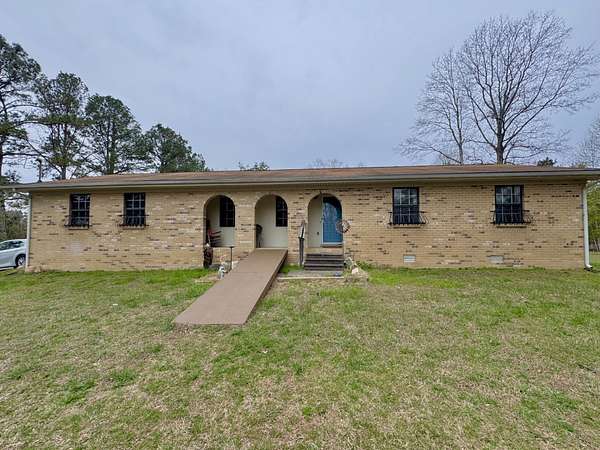 5 Acres of Land with Home for Sale in Dayton, Tennessee