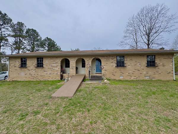 5 Acres of Land with Home for Sale in Dayton, Tennessee