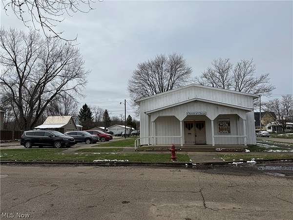 0.34 Acres of Mixed-Use Land for Sale in Uhrichsville, Ohio