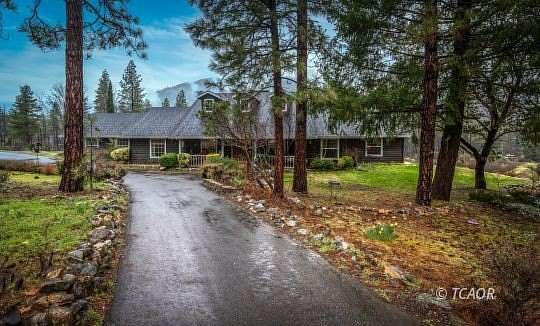 3 Acres of Land with Home for Sale in Junction City, California
