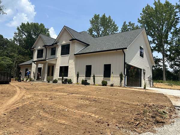 2.35 Acres of Land with Home for Sale in Clarksville, Tennessee