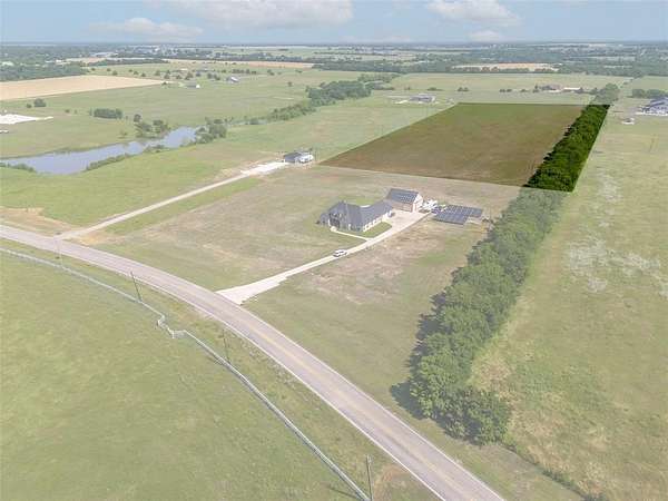 11 Acres of Recreational & Residential Land for Sale in Leonard, Texas