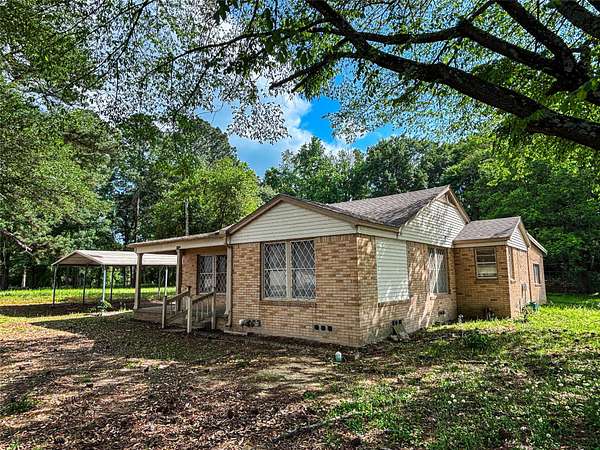 4.85 Acres of Land with Home for Sale in Mount Pleasant, Texas