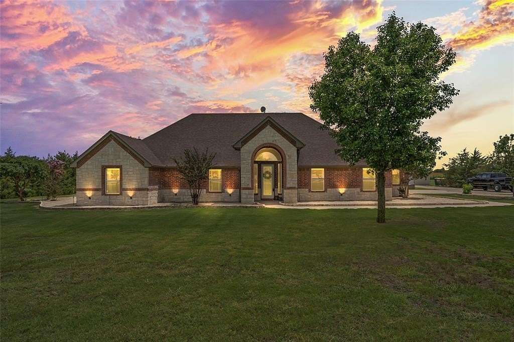 2 Acres of Land with Home for Sale in Sanger, Texas