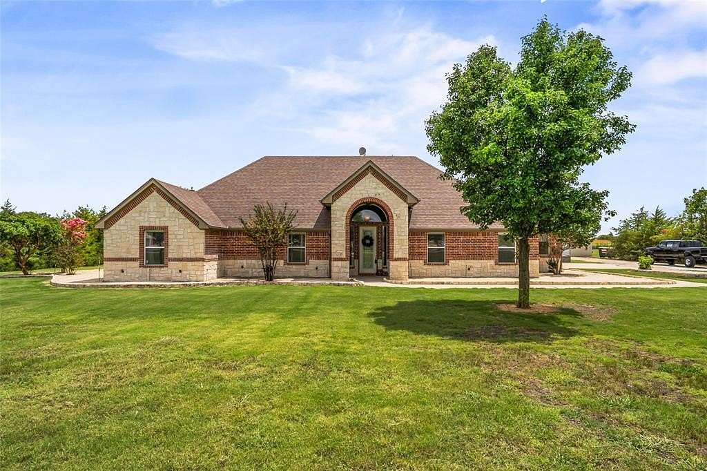 2 Acres of Land with Home for Sale in Sanger, Texas