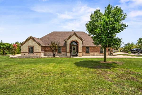 2 Acres of Land with Home for Sale in Sanger, Texas