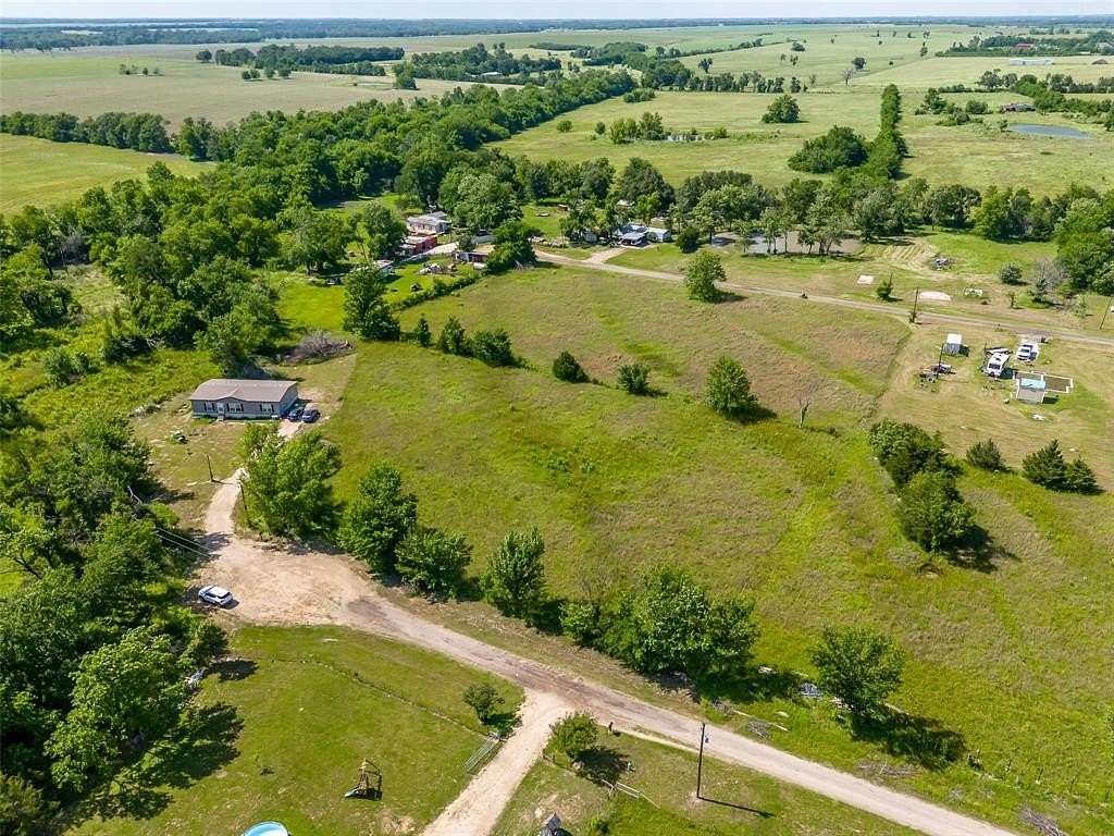 2 Acres of Residential Land for Sale in Paris, Texas