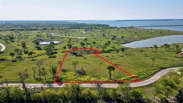 1.68 Acres of Residential Land for Sale in Corsicana, Texas