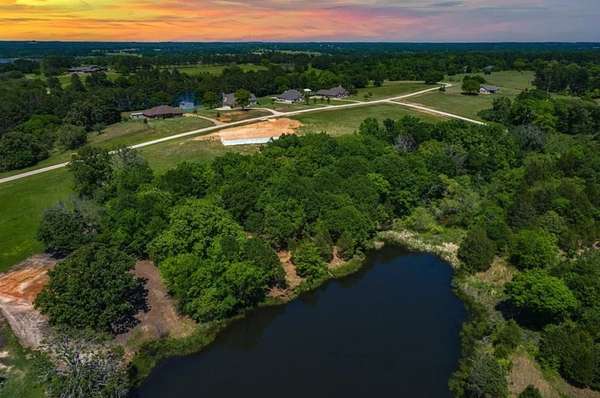 4 Acres of Residential Land for Sale in Athens, Texas