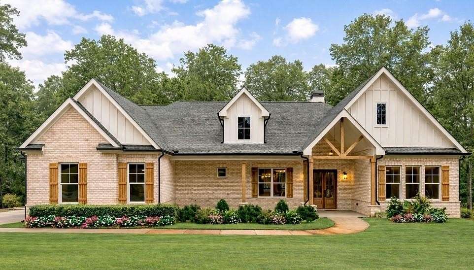 1.5 Acres of Land with Home for Sale in Pendergrass, Georgia