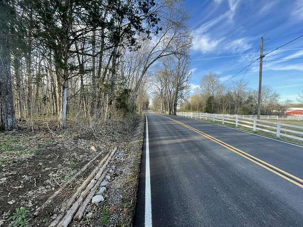 5.1 Acres of Residential Land for Sale in Christiana, Tennessee