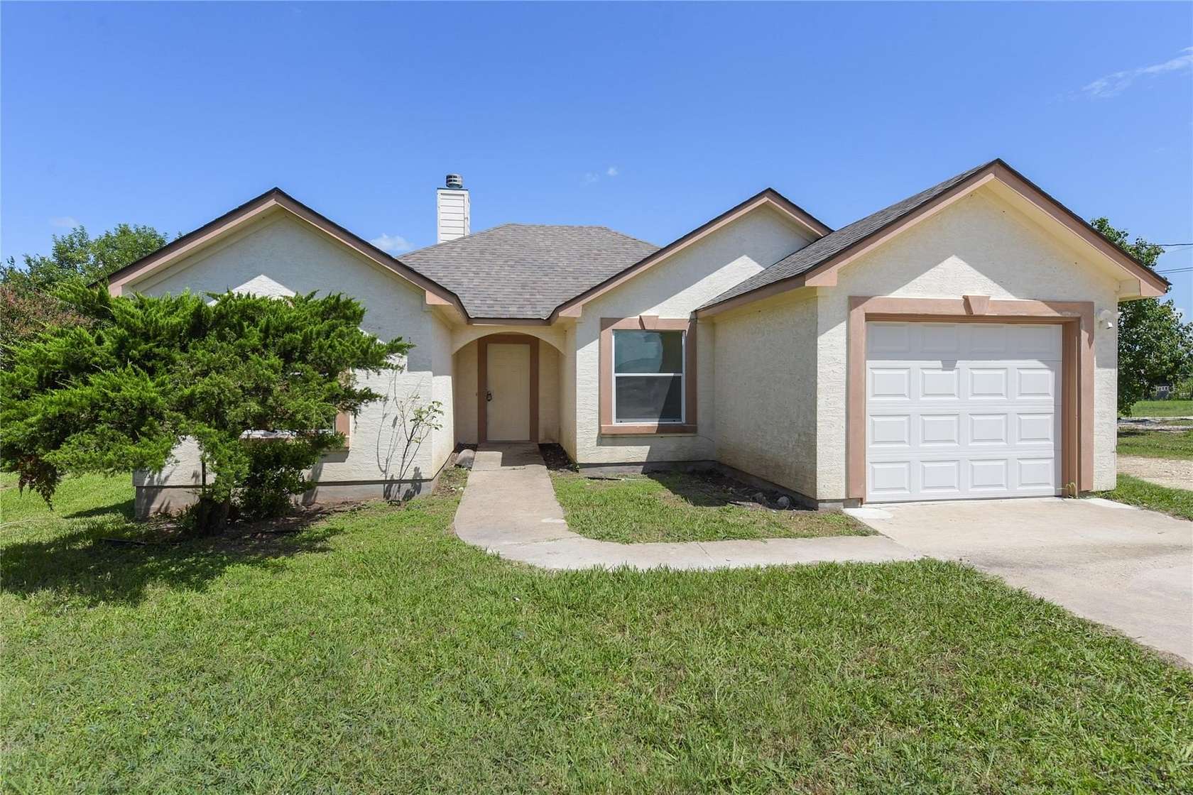 1.7 Acres of Land with Home for Sale in Del Valle, Texas