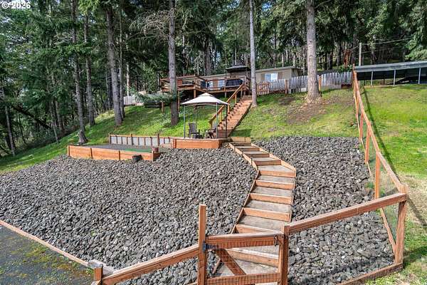 5 Acres of Land with Home for Sale in Roseburg, Oregon