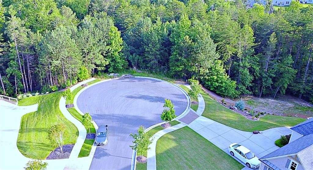 1.37 Acres of Residential Land for Sale in Flowery Branch, Georgia