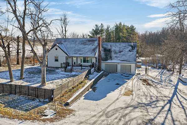 18.4 Acres of Land with Home for Sale in Newton, Iowa