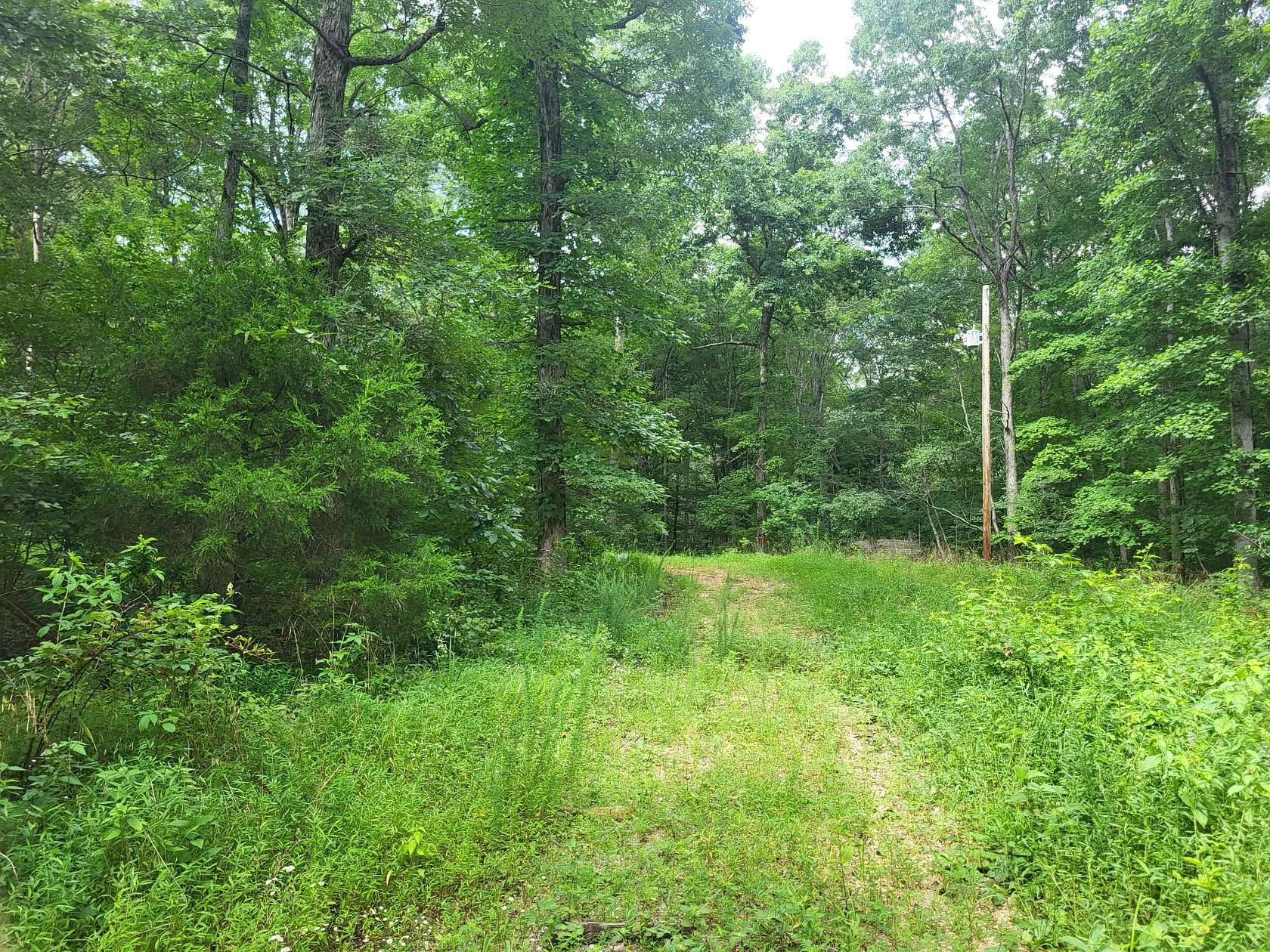 6 Acres of Residential Land for Sale in Dickson, Tennessee