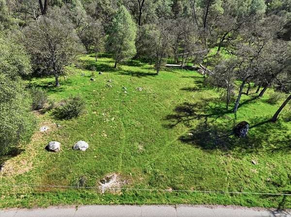8.88 Acres of Residential Land for Sale in Mariposa, California