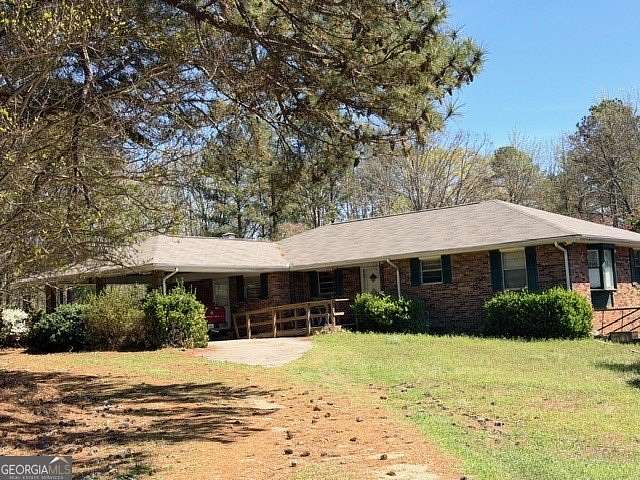 5 Acres of Land with Home for Sale in Milledgeville, Georgia