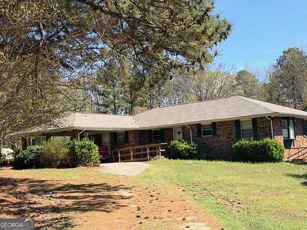 5 Acres of Land with Home for Sale in Milledgeville, Georgia