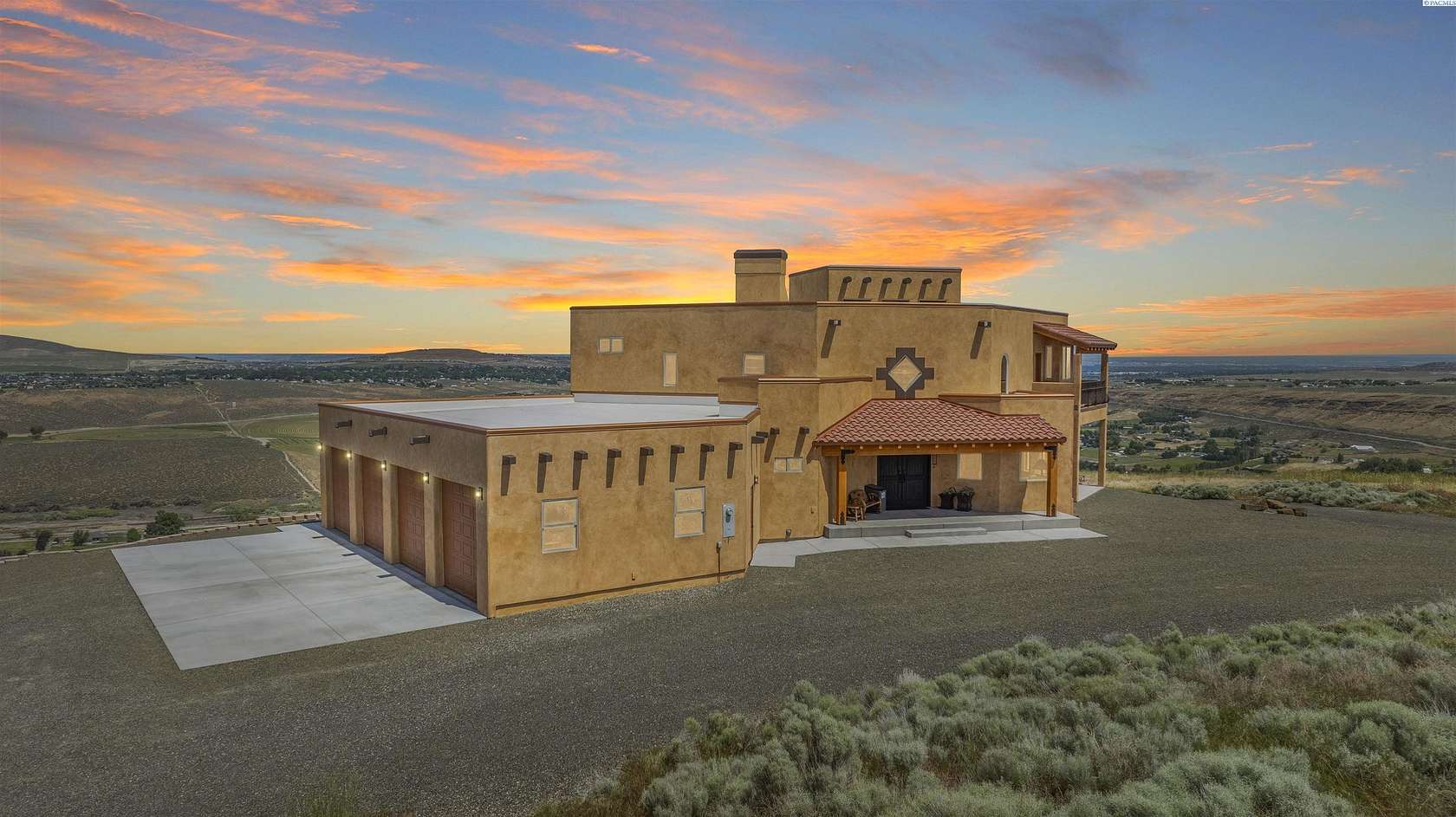 3.53 Acres of Land with Home for Sale in Kennewick, Washington