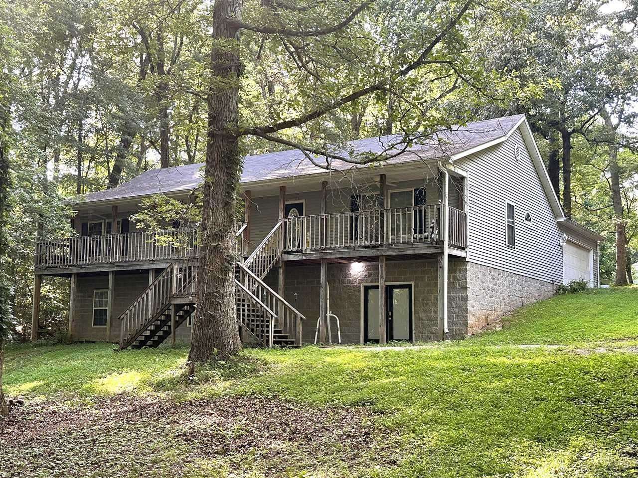 5 Acres of Land with Home for Sale in Bowling Green, Kentucky