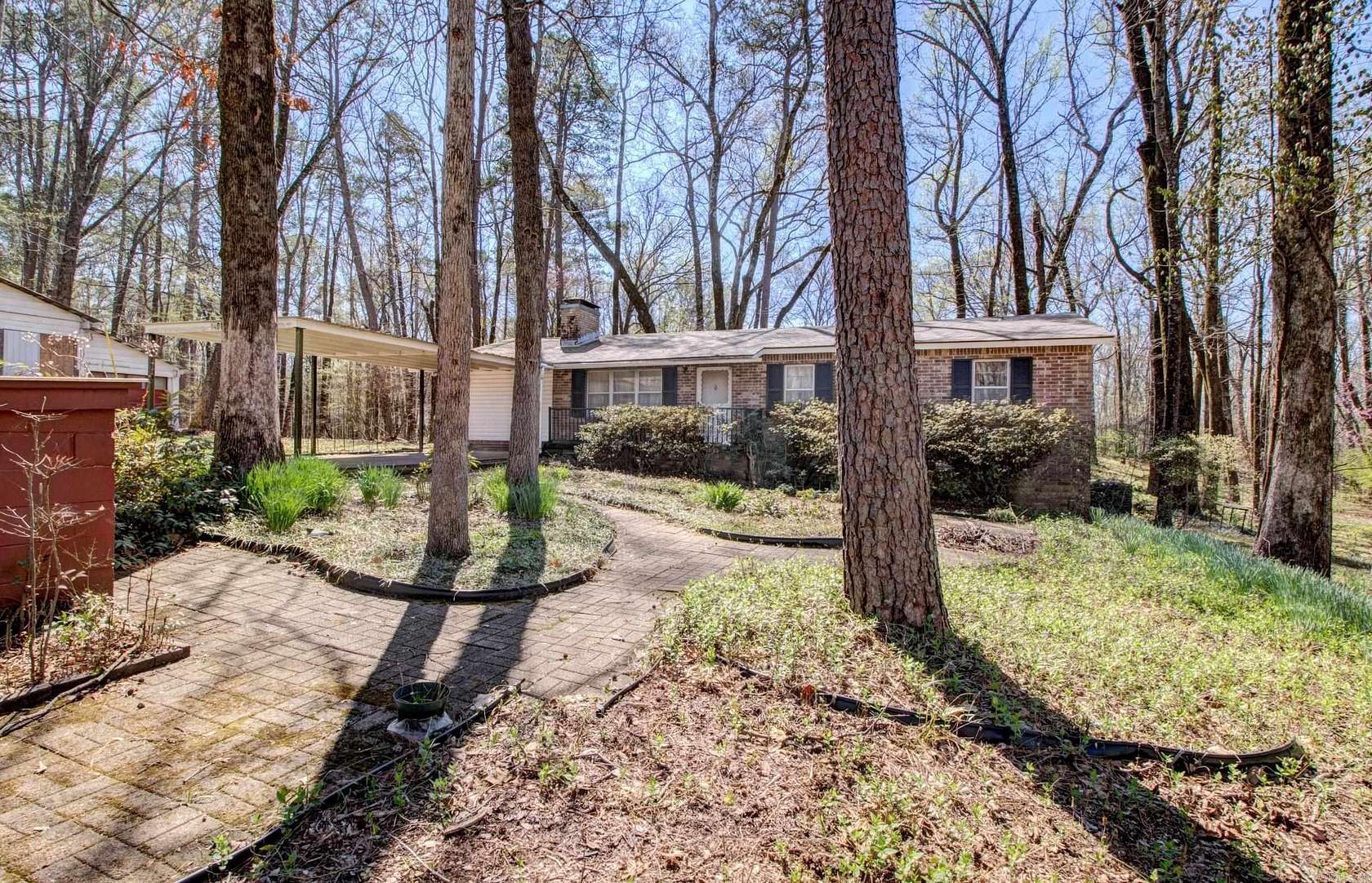8 Acres of Land with Home for Sale in Little Rock, Arkansas
